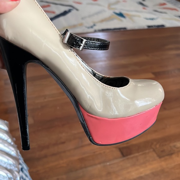 COPY - Cute high heels with adjustable strap - Picture 2 of 4